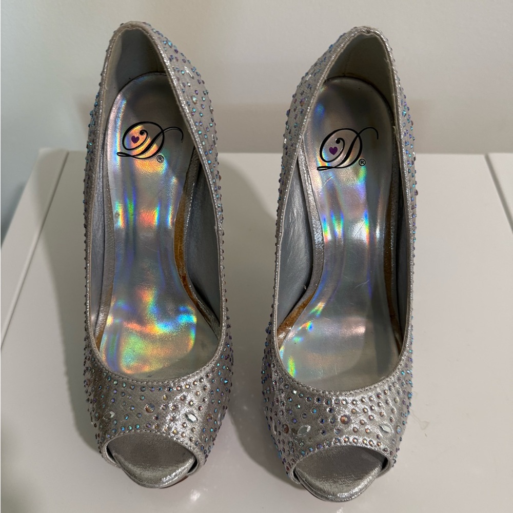 Elegant Silver Rhinestone Peep-Toe Heels Size 5.5